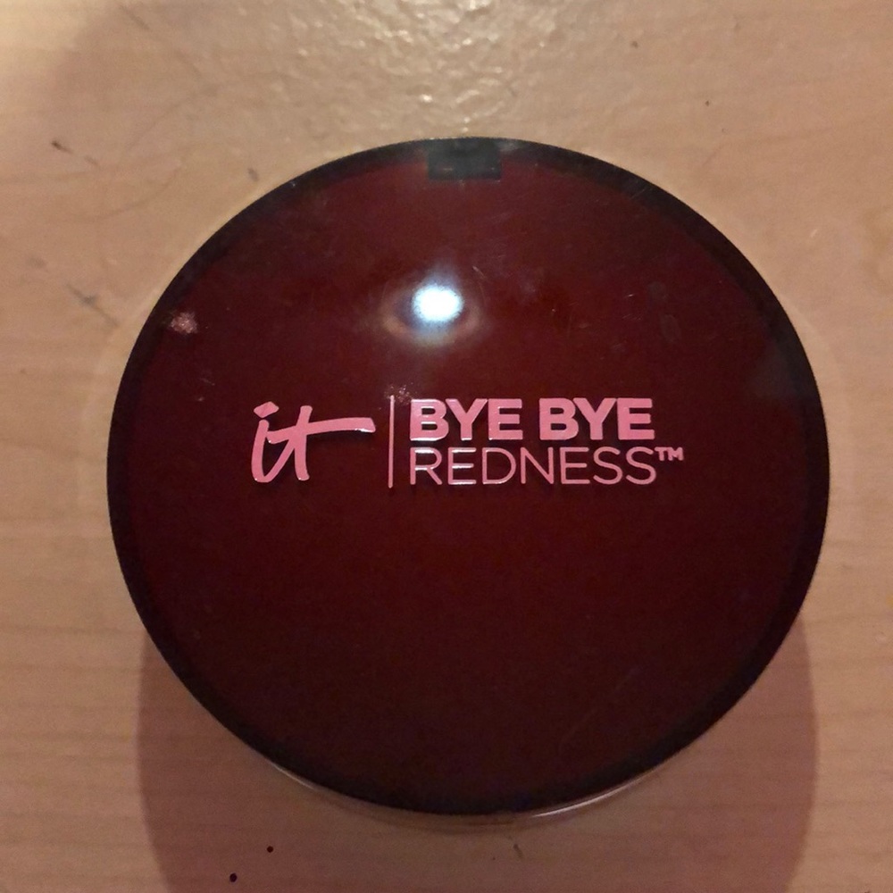 Brand New It Cosmetics Bye Redness - Light Beige